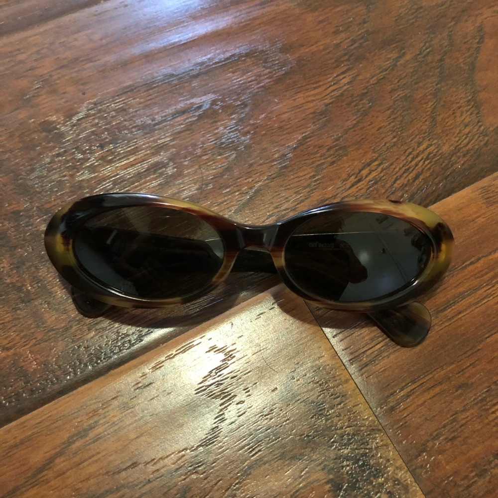 Gucci sunglasses oval